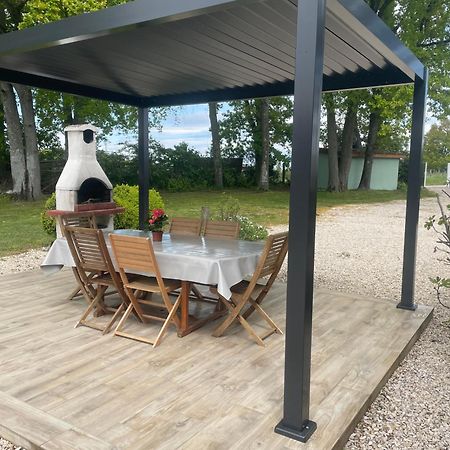 Les Fortelles Chatillon-sur-Broue Exterior photo